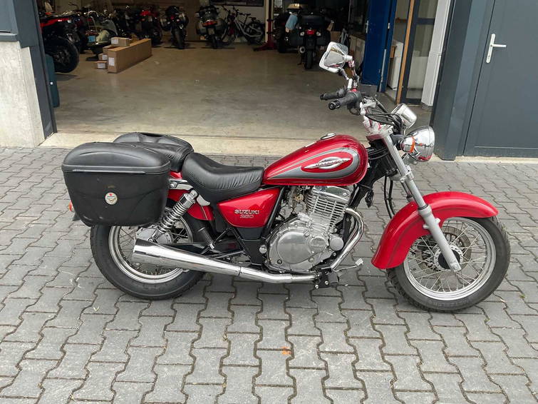 Suzuki Marauder 250 7
