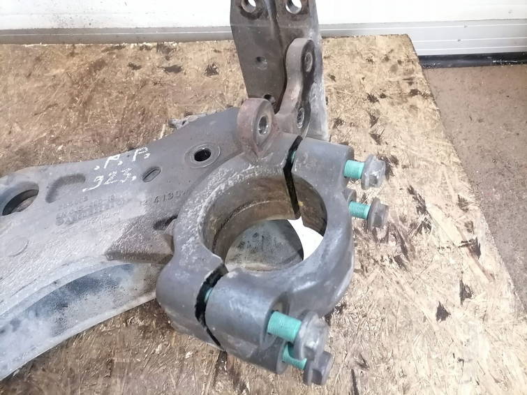 Mercedes-Benz Leaf spring bracket 4