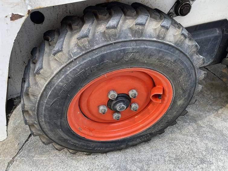 Bobcat S 70 10