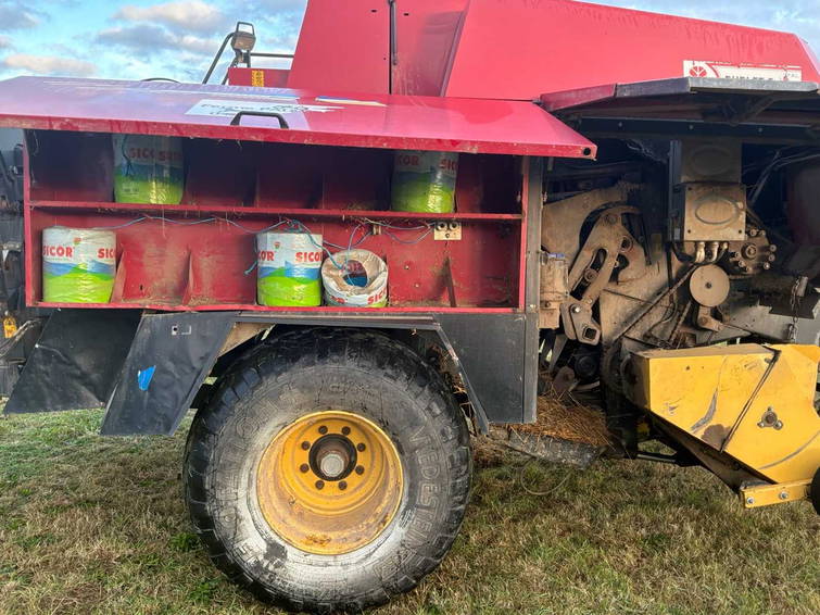 New Holland BB940S 18