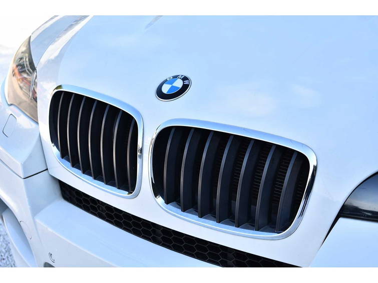 BMW X5 M 4,4 liter Twin-Turbo V8, 555 PK 17
