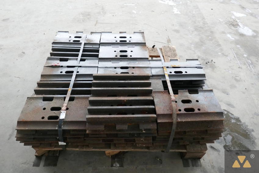 Fiat Hitachi FL9 Track shoes 6