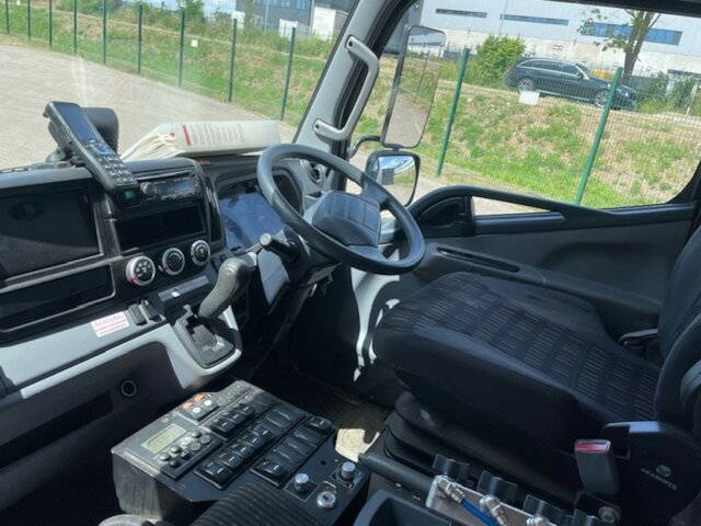 Mitsubishi Canter Fuso 7,5t Brock SL 140/2. 7