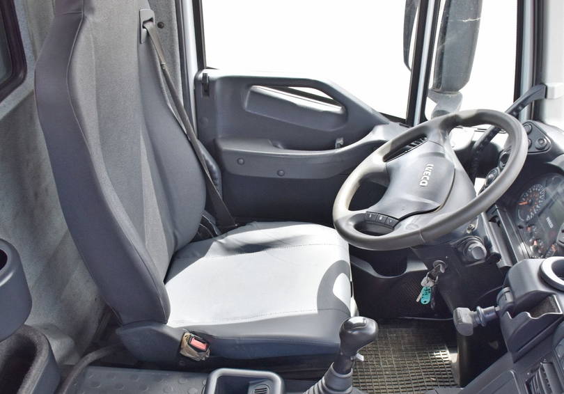 Iveco Trakker 360 Kipper 5,60m Kran /Funk 6x4 12