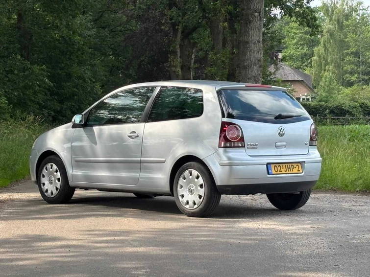 Volkswagen Polo 1.4-16V Comfortline 4