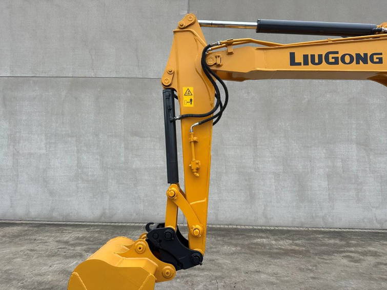 LiuGong CLG906E 11