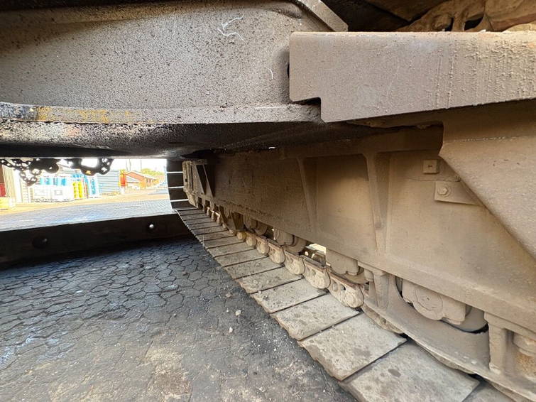 Hitachi B ZX490LCH-6 crawler excavator with Demarec DRS-90-B scrap shear 23
