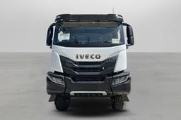 Iveco T-WAY AT720T47WTH 6x6 R20 Tyres Tractor Head - Bar celona Stock