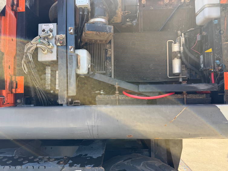 Hitachi ZX170 W 21