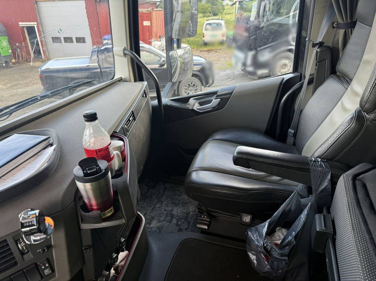 Volvo FH 540 8x4 Only 260tkm Euro 6 13