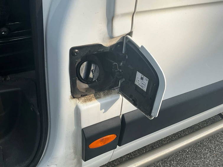 Renault Master 28