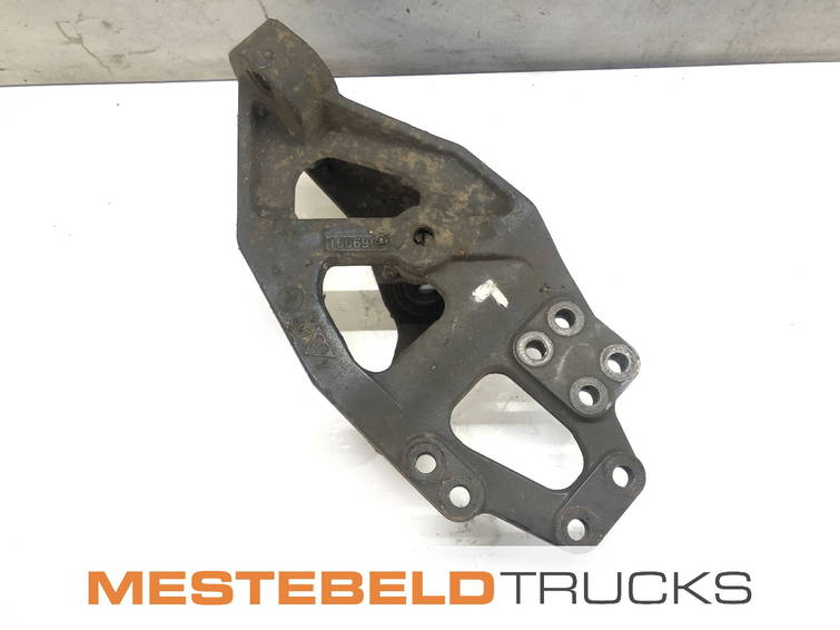 DAF Steun veerpakket XF 95 vooras links 1