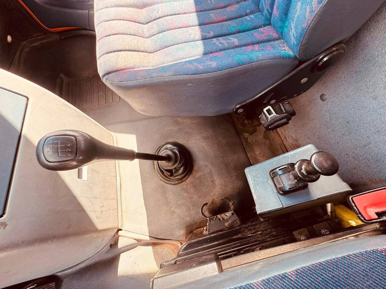 Mercedes-Benz Vario 612D Hebebühne 10