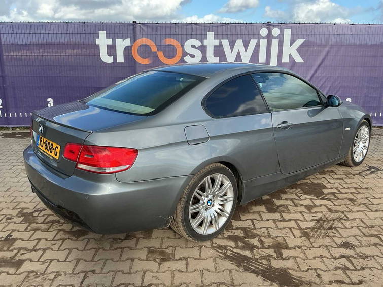BMW 3-serie Coupé 320i High Executive 4