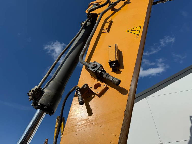 Liebherr R946 SHD - 11 Meter - Dutch Machine / Auto Lube 14