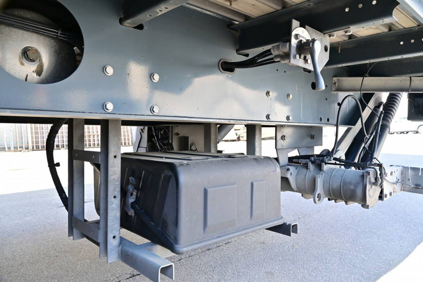 Schwarzmüller SPA 3/E LBW 2000kg Liftachse 2,7m 19