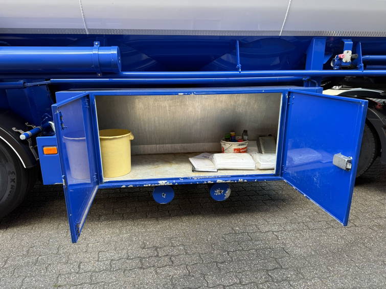 Diversen N/A 56m3 Bulk/Silo 7 Compartimenten 2x Liftas Camera NL Trailer 24
