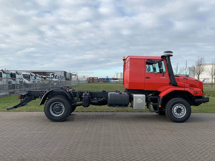 Mercedes-Benz Zetros 2045 Chassis Cabin 5
