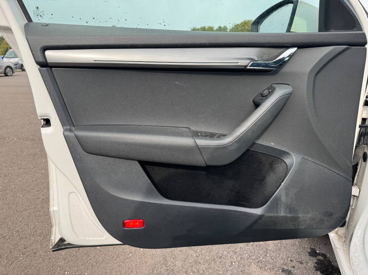 Škoda Octavia 1.6 TDI 115PS DSG7 Style | 13390 Elegance 26