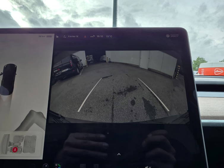 Tesla Model Y Dual Motor 17