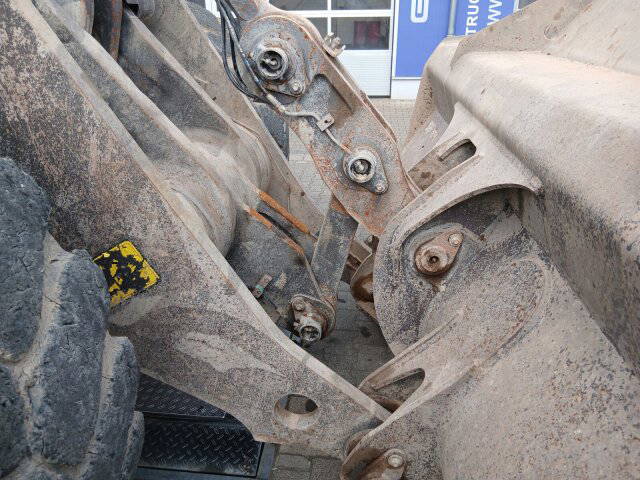 Volvo L180H Radlader 29,7 t Waage 12.069 h 22