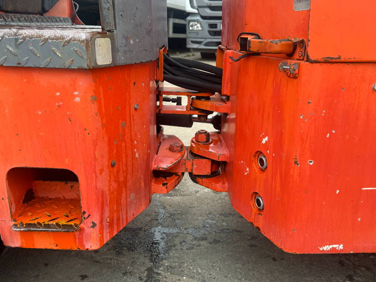 Hamm HD13 Tyred Roller with vibration 900mm 9