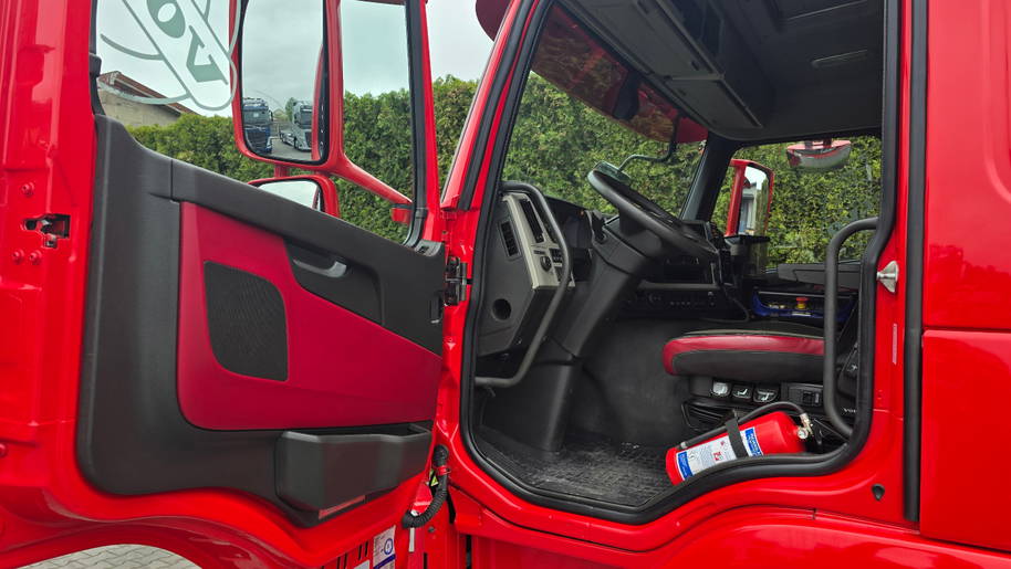 Volvo FM 380 6x2 Crane Fassi F185 21