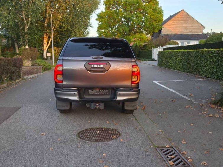 Toyota HiLux 2.8 D-4D Turbo 5