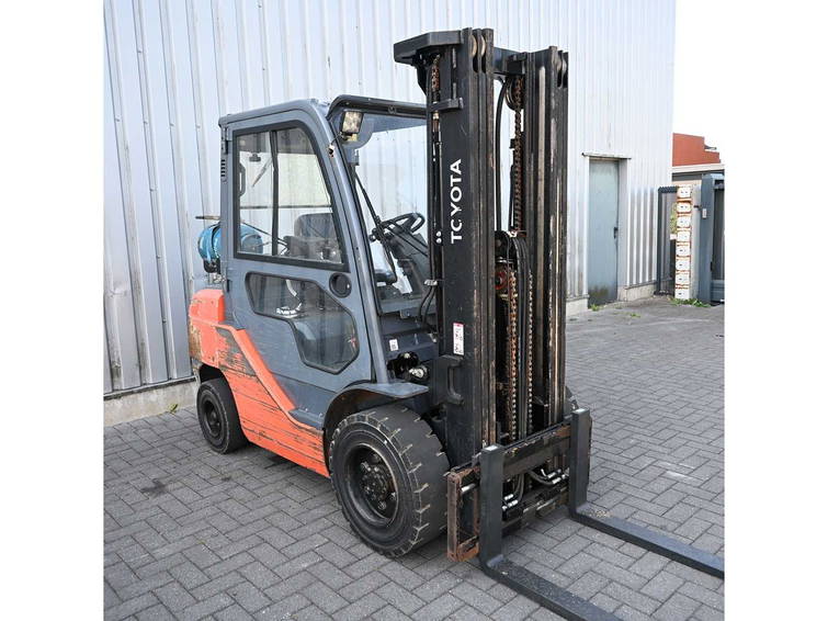 Toyota 02-8FGF30 11