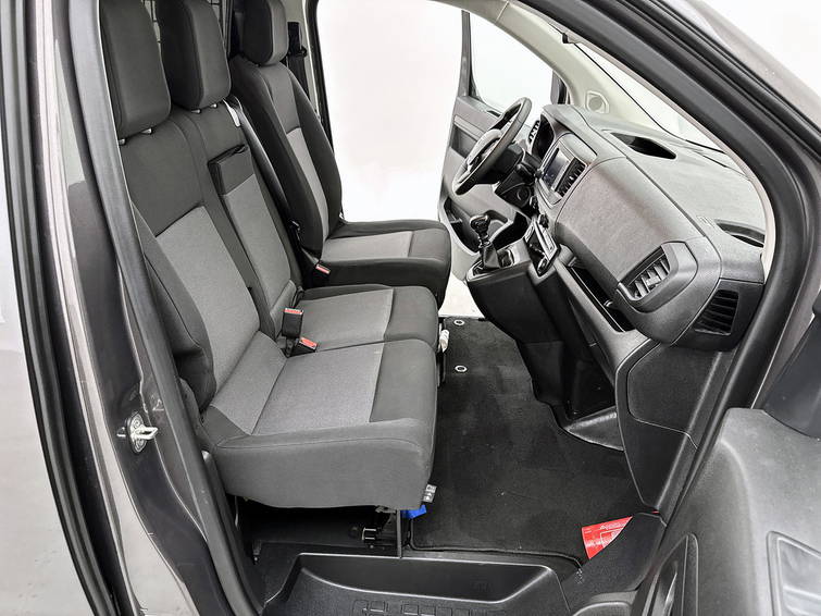 Toyota ProAce Worker 2.0 D-4D 145pk Navigatie Camera Betimmering Cruise control Blind-spot assist 18