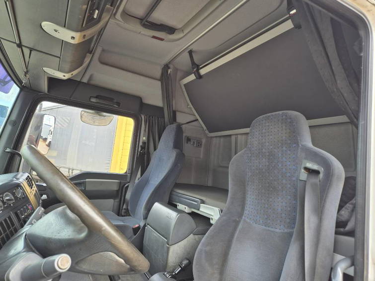 MAN TGL 10 / 12.180 4x2 with lift /ramp 15