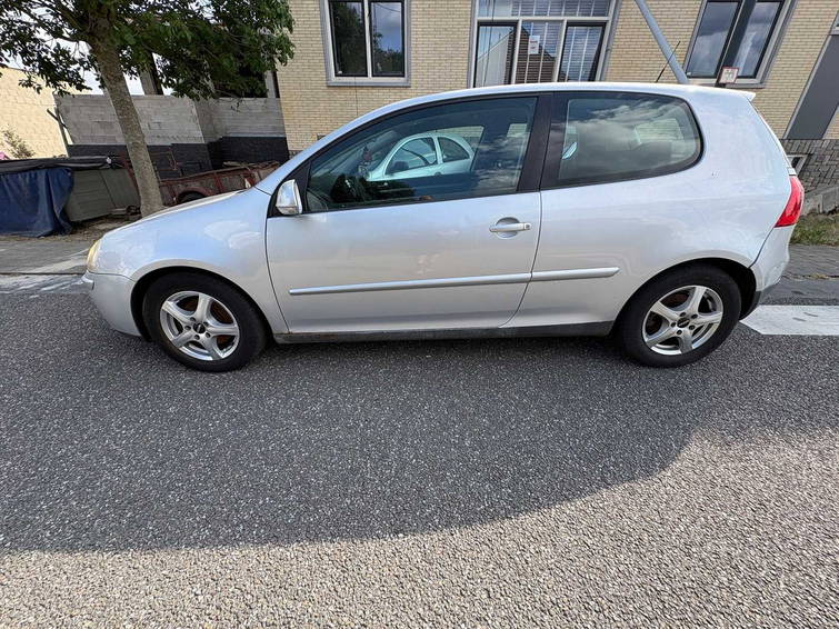 Volkswagen Golf 1.4 Trendline 4