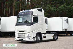 Volvo FH 460 Aero Globetrotter XL ACC i-Save I-ParkCool SideSkirts Mirror Cam