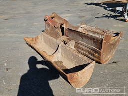 60" Ditching, 36" Damaged, 12" Digging Bucket 60 mm Pin to suit