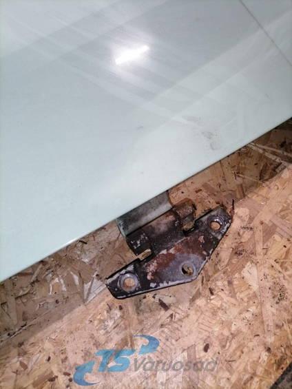 Volvo Door 2
