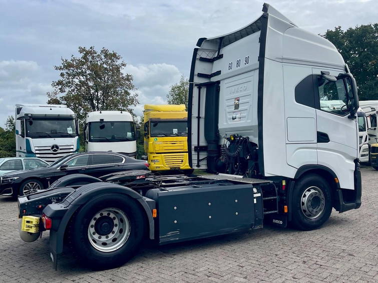 Iveco S-WAY 460 335368 km Retarder, CNG, ACC, 2X Fuel Tank 7