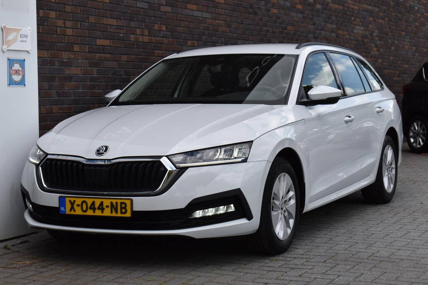 Škoda Octavia Combi 1.0 e-TSI Ambition VirtualCockpit Navi ECC 7