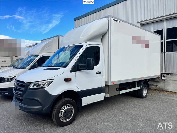 Mercedes-Benz Sprinter 516 4x4 Box Van  8 Pallets 2