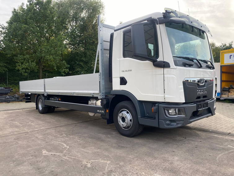 MAN 12.250 BL Gerüstbaupritsche 2x AHK 5