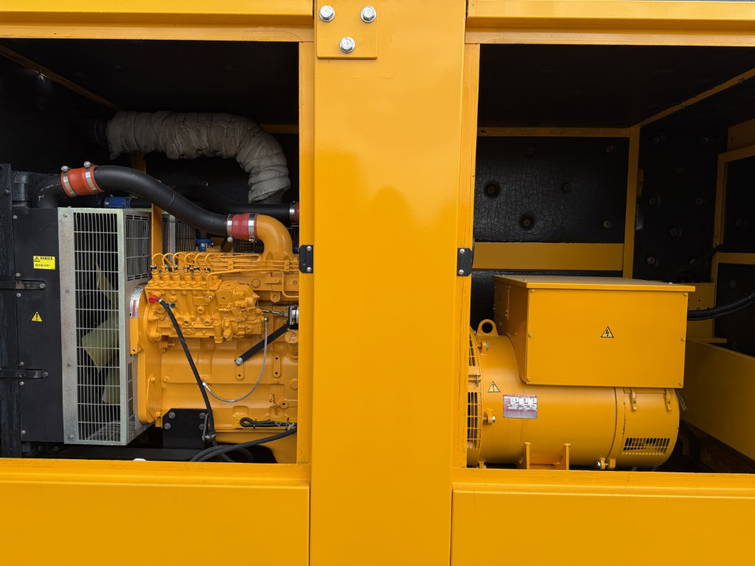 Cummins Sdmo Leroy Somer 200 kVA Silent generatorset 5
