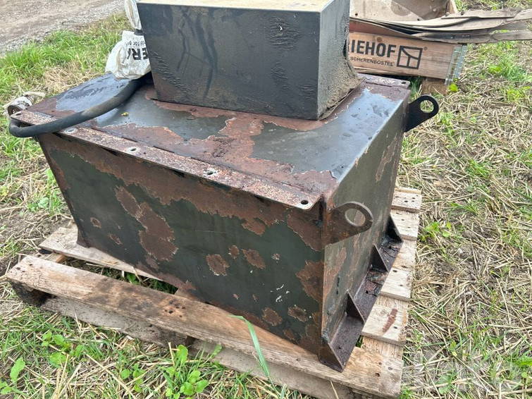 Diversen Neumeister Hydraulikl 24 volts 3