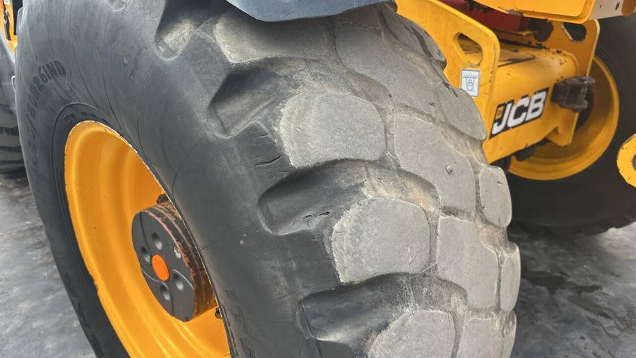 JCB 560-80 Agroplus 7