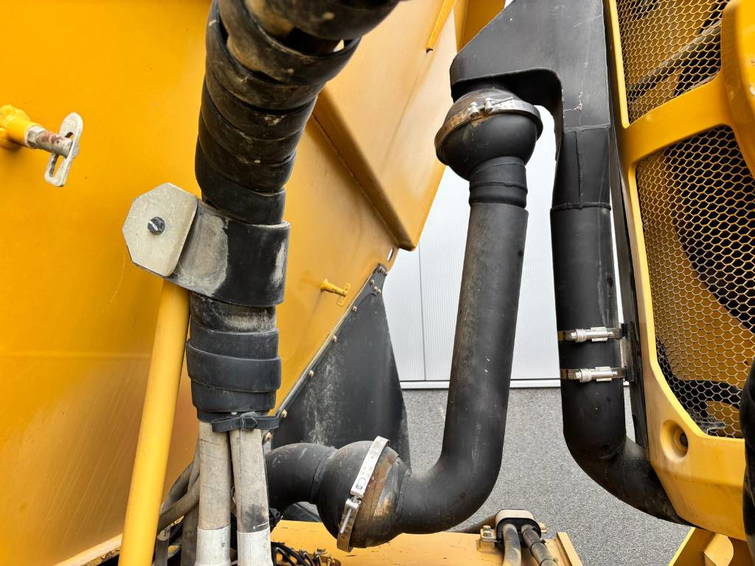 Caterpillar 730 C Tailgate 30