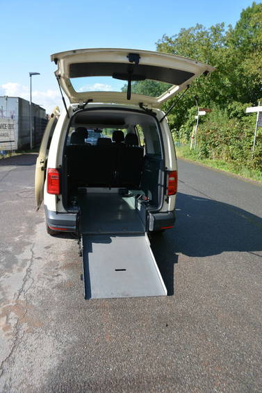 Volkswagen Caddy 2,0TDI Automatik Rollstuh Rampe Invaliden 4