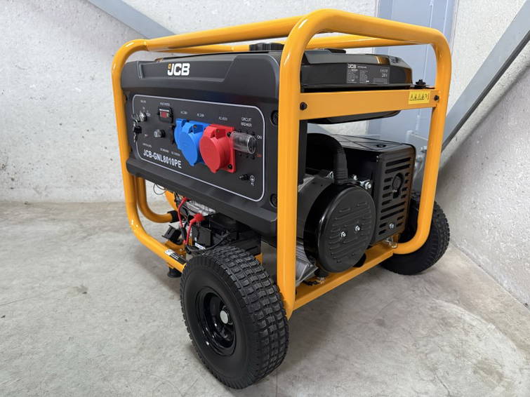 JCB 7500 Watt 3