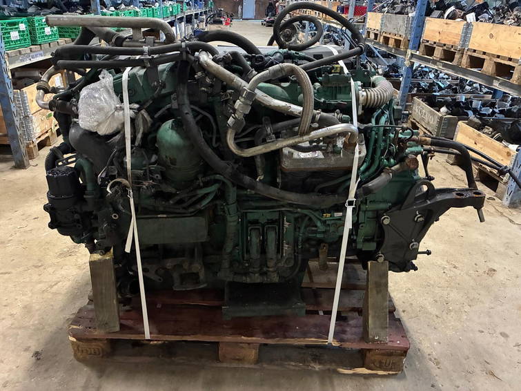 Volvo D8K350 K1 D8R BUS Engine 3