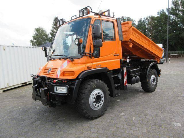 Unimog U400 Drei-Seiten-Kipper 1