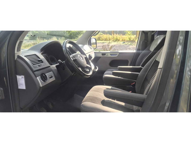 Volkswagen Multivan 11