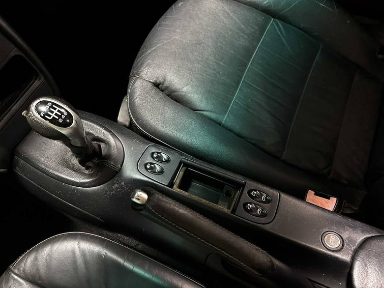 Porsche 911 996 Carrera Cabrio 4 3.4 27