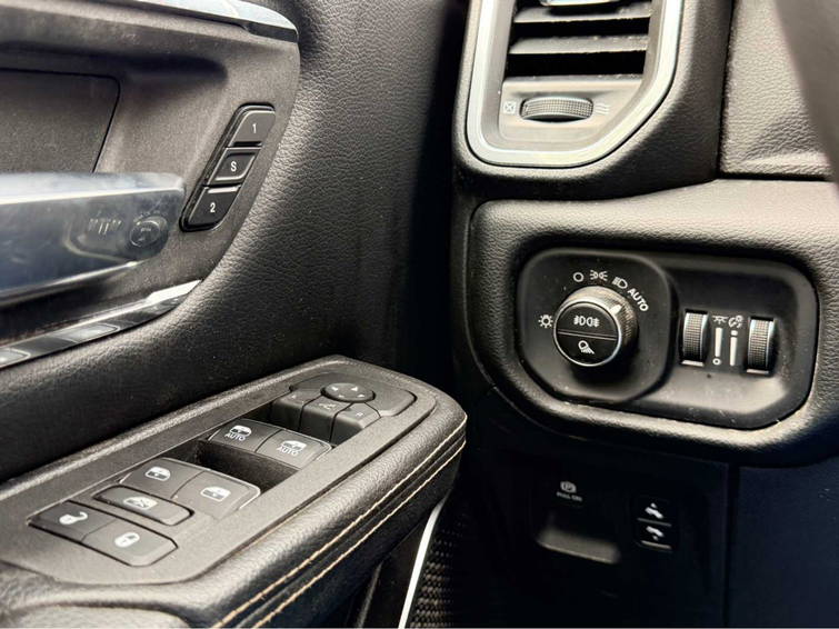 Dodge Ram Pick Up 1500 22